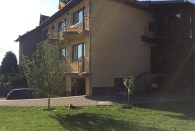 Casă cu 8 camere cu Teren 3000 Mp în Nord