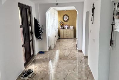 Casă cu 4 camere în Roata de Jos - 4