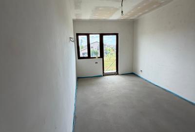 Casă cu 5 camere cu Canalizare în Central - 14