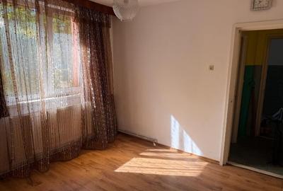 Apartament cu 2 camere semidecomandat în Astra