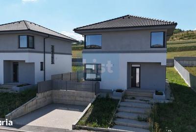 Casă cu 5 camere cu Teren 500 Mp în Baciu