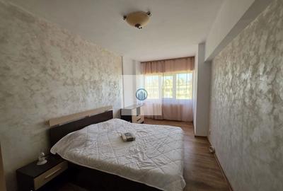 Apartament cu 3 camere în Decebal