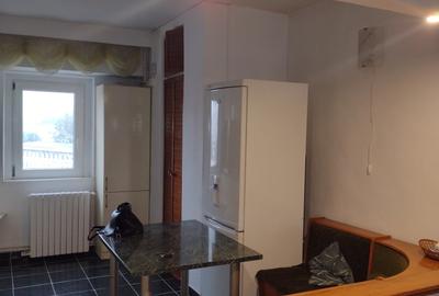 Apartament cu 3 camere decomandat în Tomis III - 8