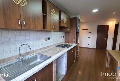 Apartament cu 2 camere decomandat în Petros - 9
