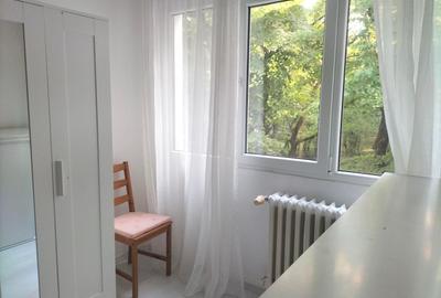 Apartament cu 3 camere semidecomandat în Brâncoveanu