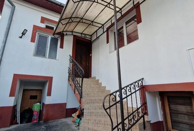 Casă cu 4 camere decomandat în Central - 5