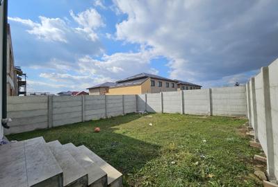 Casă individuală cu 4 camere cu Teren 250 Mp în Central