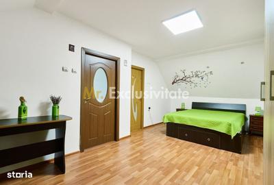 Casă cu 4 camere decomandat în Cotmenița