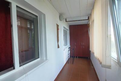 Apartament cu 3 camere decomandat, mobilat în Nicolina - 18