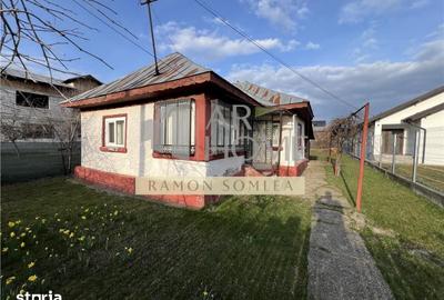Casă cu 3 camere cu Teren 472 Mp în Păulești - 1