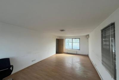 Spațiu comercial, de 564 mp, în Central - 8