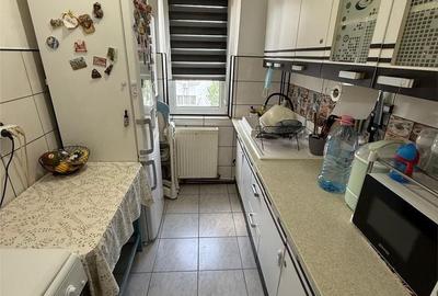 Apartament cu 3 camere decomandat în Alexandru cel Bun