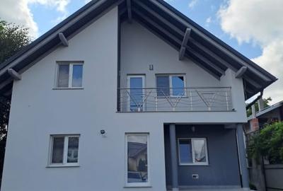 Casă individuală cu 5 camere cu Canalizare în Exterior Nord