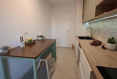 Apartament cu 3 camere semidecomandat în Exterior Vest