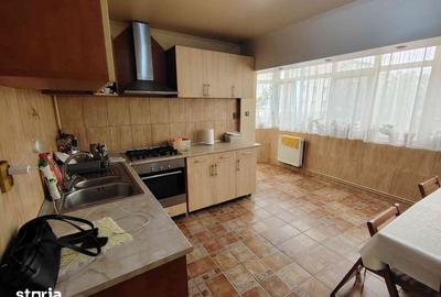 Apartament cu 3 camere decomandat în Micro 11 - 8