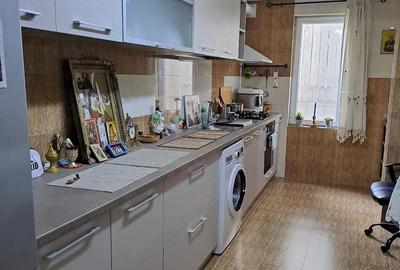Casă cu 4 camere cu Teren 157 Mp în Central - 2