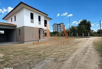 Casă cu 4 camere în Domnești