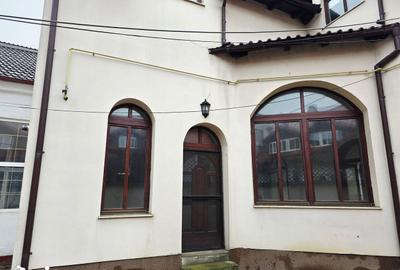 Casă cu 5 camere cu Teren 220 Mp în Orașul Nou - 13