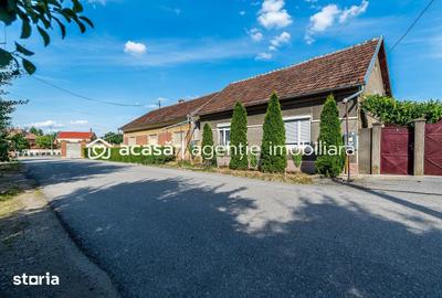 Casă cu 3 camere cu Teren 330 Mp în Central - 1