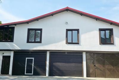 Apartament cu 4 camere decomandat în Băneasa
