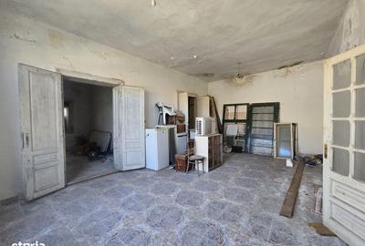 Casă cu 4 camere în Ciupercenii Noi