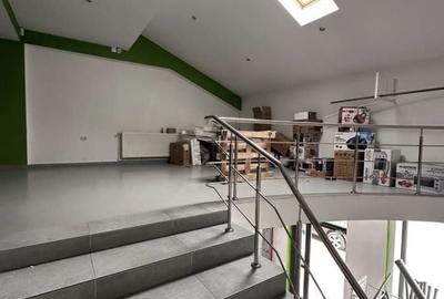 Spațiu comercial, de 400 mp, în Central - 4