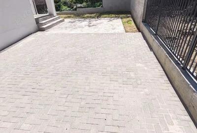 Casă cu 4 camere cu Teren 200 Mp în Florești