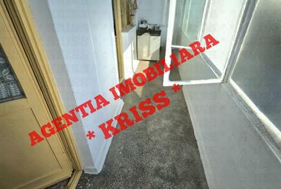 Apartament cu 3 camere decomandat în Găvana