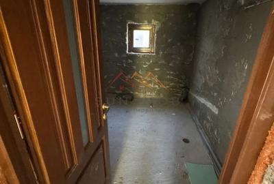 Casă cu 6 camere cu Teren 1354 Mp în Cornu - 5