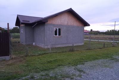 Casă cu 3 camere în Stejaru - 8