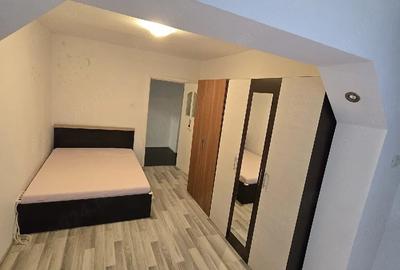 Apartament cu 3 camere decomandat în Micro 3