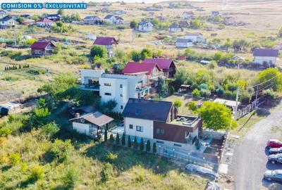 Casă cu 4 camere cu Teren 566 Mp în Câmpenești
