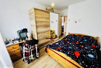 Apartament cu 2 camere semidecomandat în Roșu