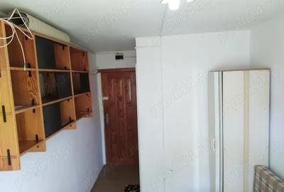 Garsonieră decomandată în Complex Studențesc