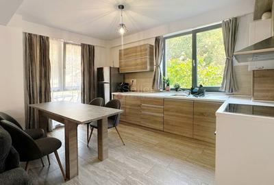 Apartament cu 2 camere semidecomandat, mobilat în Central