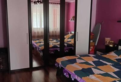 Casă cu 4 camere în Exterior Vest