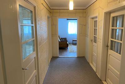 Casă cu 4 camere decomandat în Central - 6