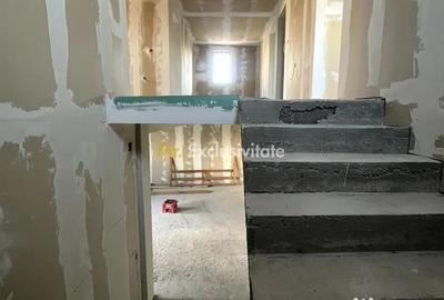 Casă cu 7 camere cu Teren 450 Mp în Glina