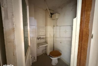 Apartament cu 4 camere decomandat în Central