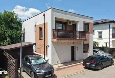 Casă cu 4 camere cu Teren 300 Mp în Glina