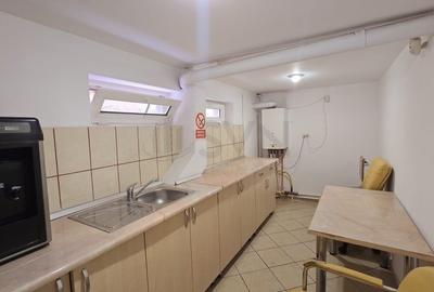 Casă individuală cu 13 camere cu Canalizare în Titulescu - 16