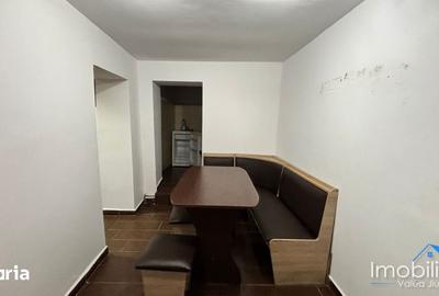 Casă cu 5 camere decomandat cu Teren 100 Mp în Petros - 3