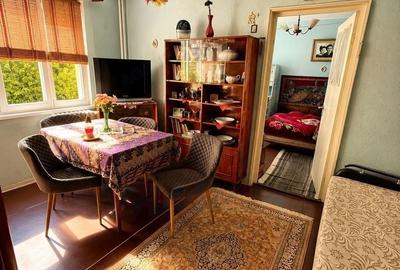 Apartament cu 3 camere semidecomandat în Micro 19