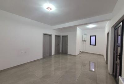 Casă cu 4 camere în Central - 3