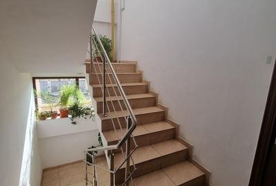 Apartament cu 2 camere semidecomandat în Roșu