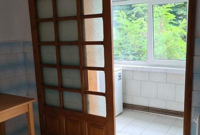 Apartament cu 3 camere decomandat, mobilat în Nicolina - 8