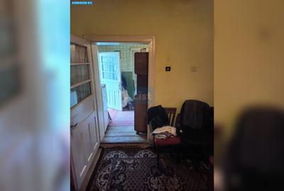 Casă cu 3 camere cu Teren 1685 Mp în Valter Mărăcineanu