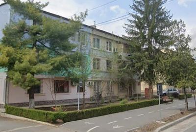 Apartament cu 2 camere semidecomandat, mobilat în Central