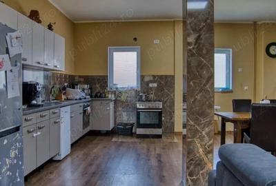 Casă cu 6 camere cu Teren 647 Mp în Central - 1