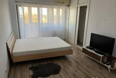 Garsonieră decomandată în Rahova